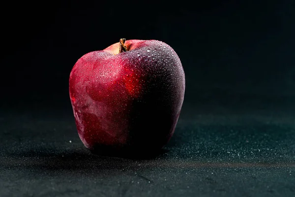 Fresh Delicious Red Apple Isolated Black Background Water Droplets Apple — Stock Photo, Image