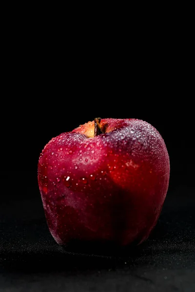 Fresh Delicious Red Apple Isolated Black Background Water Droplets Apple — Stock Photo, Image