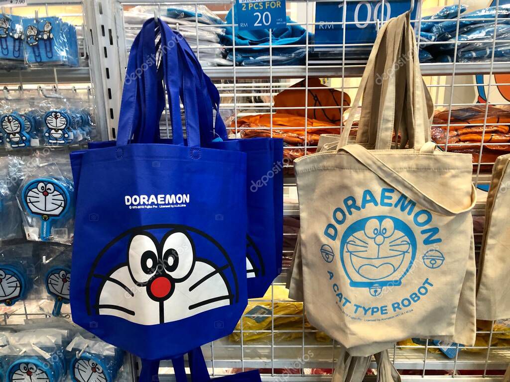 variedad de mercaderías Doraemon vendidas en la tienda Pop Up Doraemon