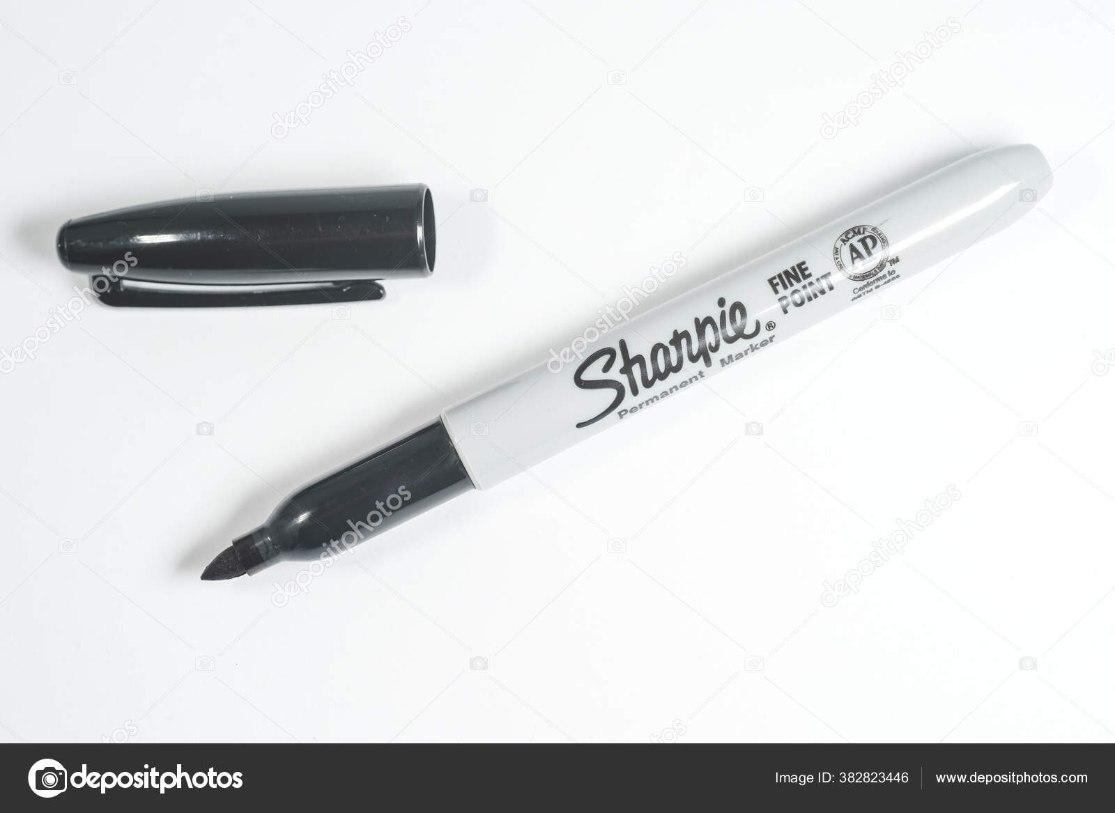 Sharpie Permanent Marker Pen Isolated White Background – Stock Editorial  Photo © fadhli.adnan19@gmail.com #382823446