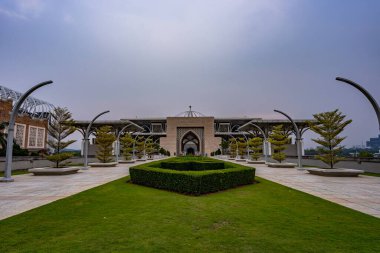 Masjid Tuanku Mizan Zainal Abidin, Putrajaya, Malezya 'da gün batımı manzarası