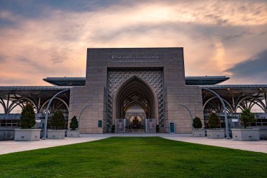 Masjid Tuanku Mizan Zainal Abidin, Putrajaya, Malezya 'da gün batımı manzarası