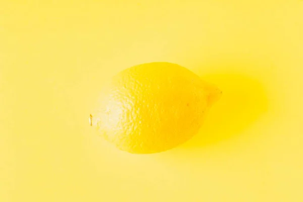 Citron Isolerad Gul Bakgrund — Stockfoto