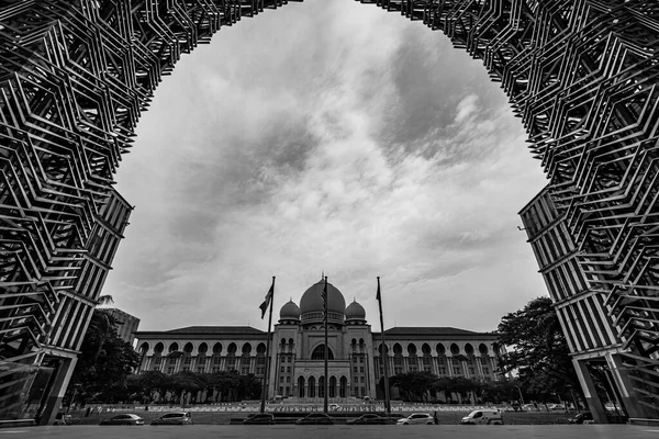 Istana Kehakimanとも呼ばれる正義の宮殿には マレーシア控訴連邦裁判所があります — ストック写真