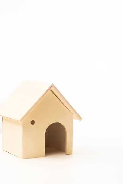 Miniaturowy Drewniany Dom Izolowany Białym Tle — Zdjęcie stockowe