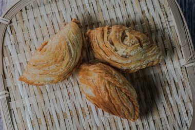 Malezya 'da körili puf veya yerel olarak Karipap olarak bilinir.