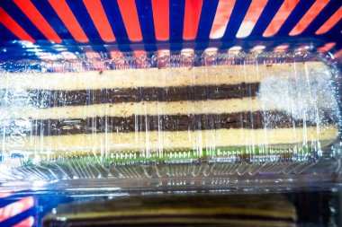 Kek Lapis Sarawak ya da Sarawak katlı kek, geleneksel olarak Sarawak, Malezya 'da özel günlerde servis edilen katmanlı bir kektir.