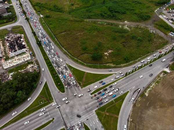 Blick Von Oben Auf Straßenkreuzung Mit Überfüllten Fahrzeugen — Stockfoto