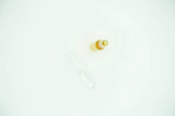 Medicatieampullen Voor Intraveneuze Injecties Geïsoleerde Witte Achtergrond Medisch Concept — Stockfoto