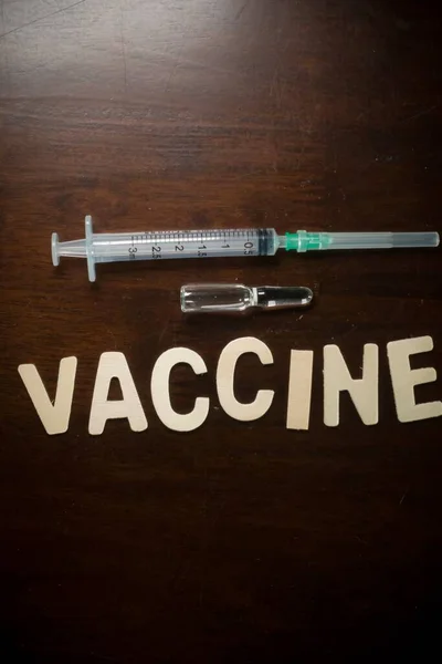 Formularios Vacunales Con Jeringa Vacía Ampollas Vacuna Sobre Una Mesa — Foto de Stock