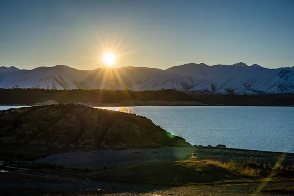 Szcenírozott Kilátás Pukaki Tóra South Island Zéland Naplementekor — Stock Fotó