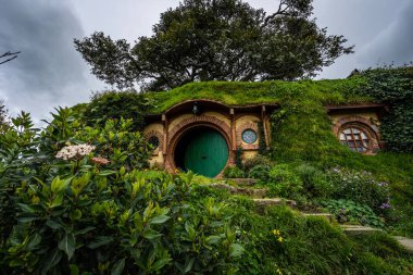 The Lord of The Rings için Yeni Zelanda Matamata 'da çekilen Hobbiton filmi.