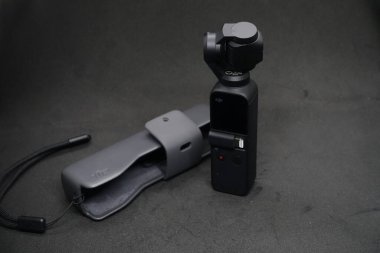 DJI Osmo Pocket, 12mp fotoğraf ve 4K çözünürlüklü video çekebilen, seyahat için mükemmel bir arkadaş.