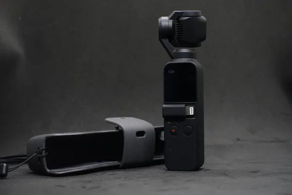 Dji Osmoポケット 12Mpの写真や4K解像度のビデオを撮影することができますポケットサイズジンバルカメラ 旅行のための完璧なコンパニオン — ストック写真