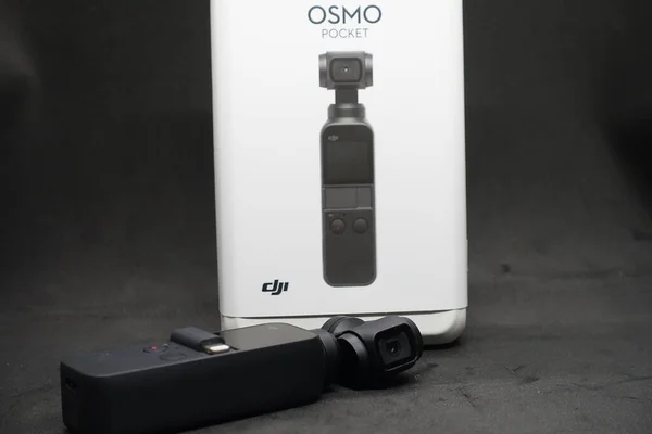 Dji Osmoポケット 12Mpの写真や4K解像度のビデオを撮影することができますポケットサイズジンバルカメラ 旅行のための完璧なコンパニオン — ストック写真