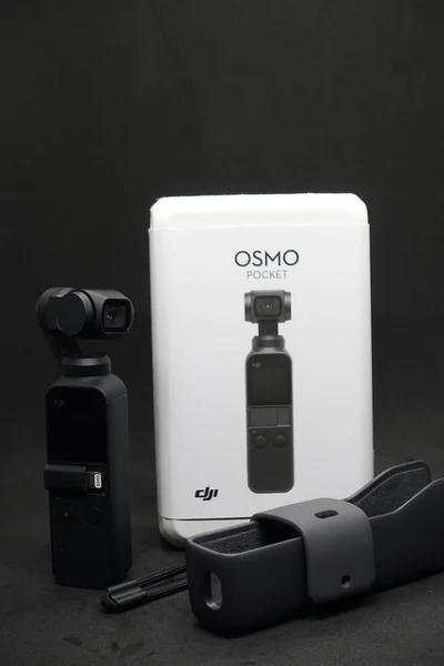 Dji Osmoポケット 12Mpの写真や4K解像度のビデオを撮影することができますポケットサイズジンバルカメラ 旅行のための完璧なコンパニオン — ストック写真