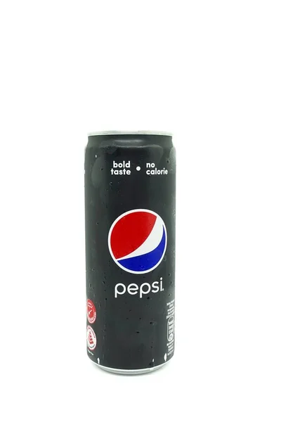 Eine Dose Pepsi Schwarz Vor Isoliertem Weißen Hintergrund Ein Kalorienfreies — Stockfoto