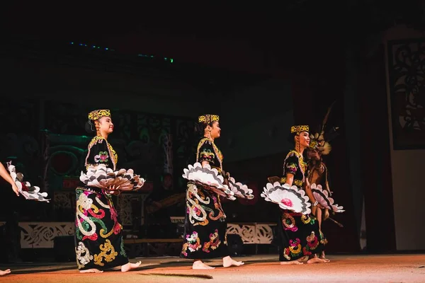 Danza Tradicional Sarawakian Orang Ulu Una Las Etnias Locales Sarawak — Foto de Stock