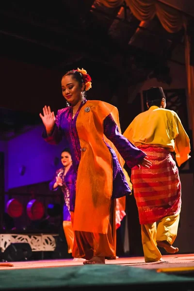 Uma Dança Tradicional Sarawakiana Povo Malaio Sarawakiano Sarawak Cultural Village — Fotografia de Stock