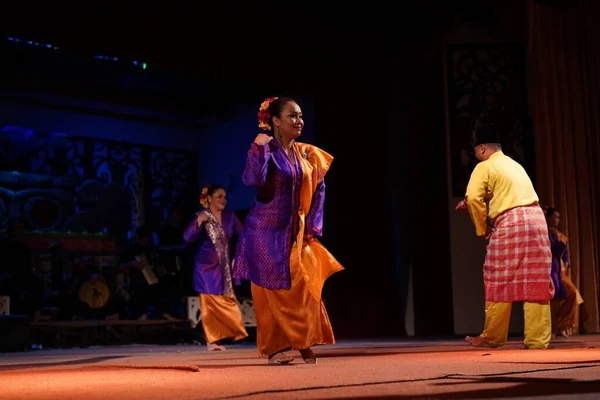 Danza Tradicional Sarawakian Los Malayos Sarawakian Aldea Cultural Sarawak — Foto de Stock