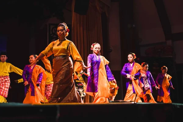 Danza Tradicional Sarawakian Los Malayos Sarawakian Aldea Cultural Sarawak — Foto de Stock