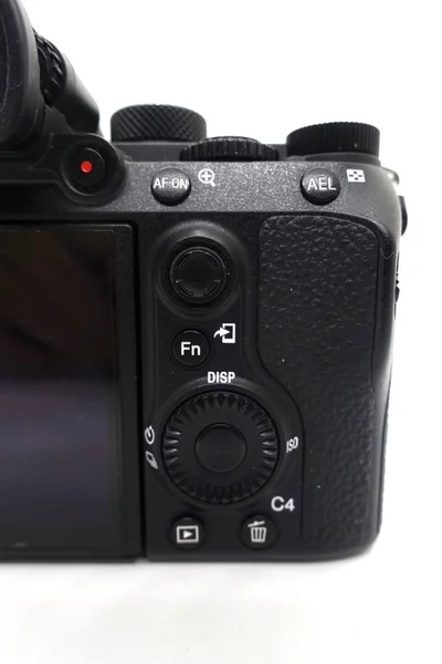 Sony Mark Iii Vor Isoliertem Weißen Hintergrund Diese Spiegellose Kamera — Stockfoto