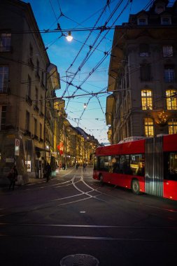 Geceleri güzel eski Bern kasabası