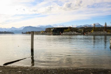 Lucerne, İsviçre 'nin orta kesiminde, Almanca konuşulan bir şehirdir. Lucerne, Lucerne Kantonu 'nun başkenti ve aynı adlı bölgenin bir parçasıdır.