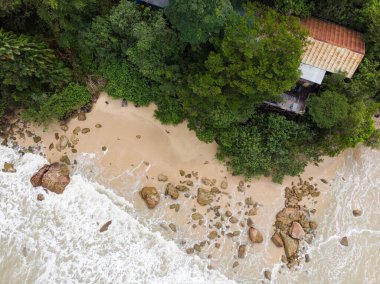 Damai Sahili, Santubong, Kuching manzaralı.