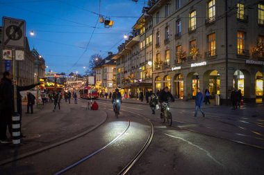 Geceleri güzel eski Bern kasabası