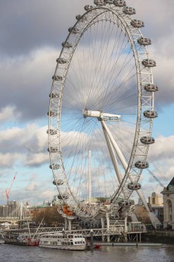 Bulutlu bir günde Londra 'nın Gözü