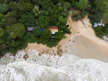 Damai Sahili, Santubong, Kuching manzaralı.