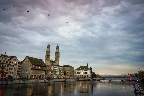 Gyönyörű Zurich City Hajnalban — Stock Fotó
