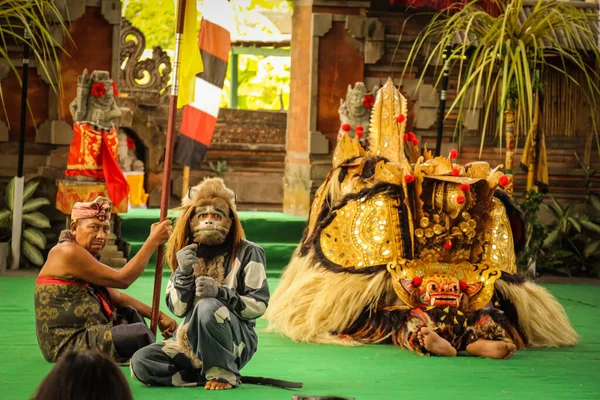 Balinesischer Traditioneller Barong Tanz Traditionellen Barong Tanzaufführungen Wird Seinen Kämpfen — Stockfoto