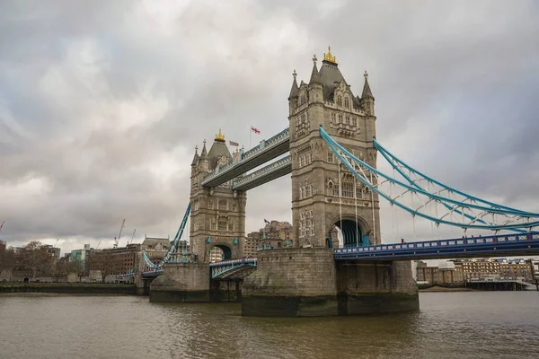 Tower Bridge Londra Giorno Nuvoloso — Foto Stock