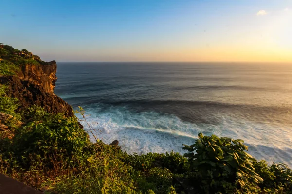 Západ Slunce Chrámu Uluwatu Pláži Uluwatu Bali — Stock fotografie