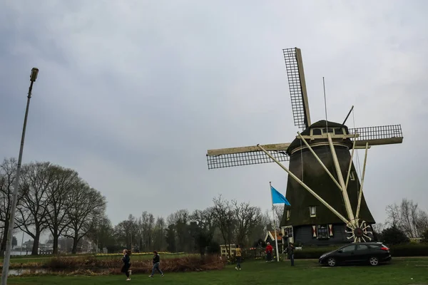 Вітряк Заан Шані Нідерланди — стокове фото