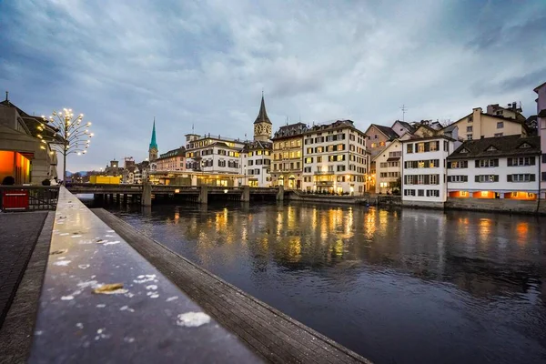 Gyönyörű Zurich City Hajnalban — Stock Fotó