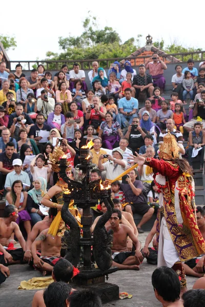 Balinese Pessoas Realizando Kecak Dance Uluwatu Bali — Fotografia de Stock