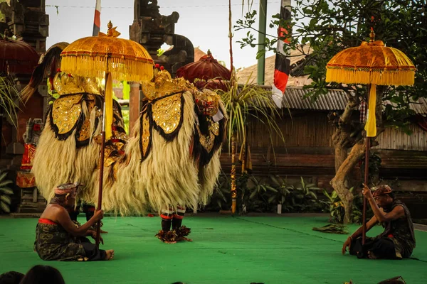 Balinesisk Traditionell Barongdans Traditionella Barong Dansföreställningar Skildras Han Sin Kamp — Stockfoto