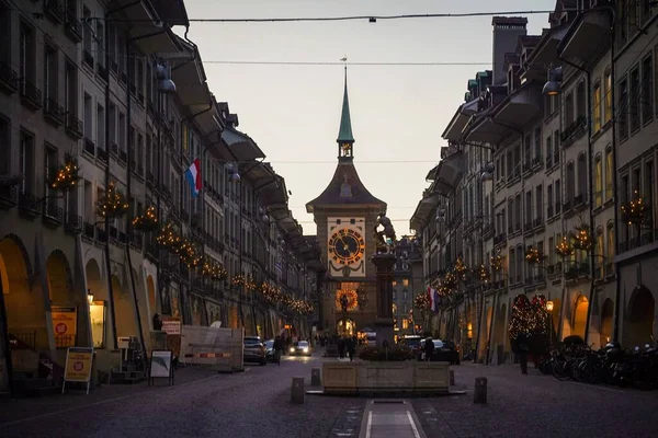 Die Schöne Altstadt Von Bern Bei Nacht — Stockfoto