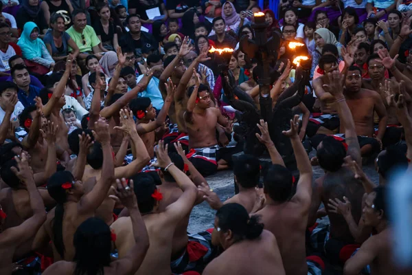 Kecak Ateş Dansı Balis Ikonik Sanat Performanslarından Biridir Insan Vokallerini — Stok fotoğraf