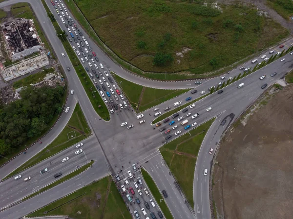 Blick Von Oben Auf Straßenkreuzung Mit Überfüllten Fahrzeugen — Stockfoto