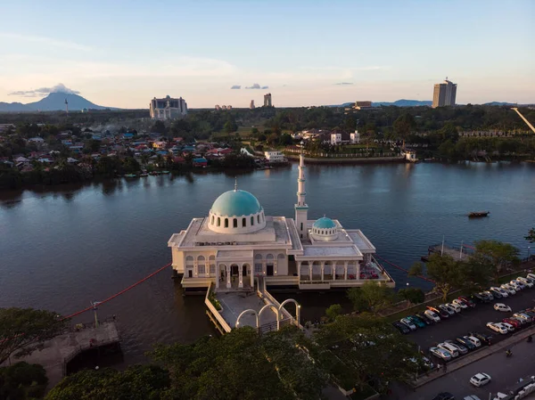 Légi Kilátás Gyönyörű Úszó Mecset Kuching Vagy Más Néven Masjid — Stock Fotó