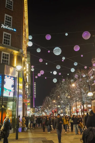 Rušný Oxford Street Noci Během Vánoční Sezóny — Stock fotografie