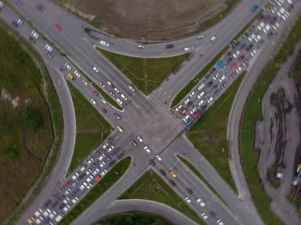Blick Von Oben Auf Straßenkreuzung Mit Überfüllten Fahrzeugen — Stockfoto