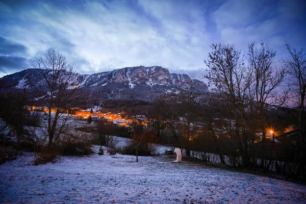 Las Hermosas Casas Rurales Montaña Thollon Les Memises Francia Invierno —  Fotos de Stock