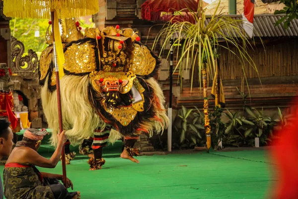 Balinéz Hagyományos Barong Tánc Tradicionális Barong Táncelőadásokon Bemutatják Rangda Elleni — Stock Fotó