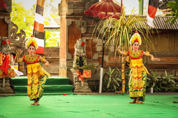 Balinéz Hagyományos Barong Tánc Tradicionális Barong Táncelőadásokon Bemutatják Rangda Elleni — Stock Fotó