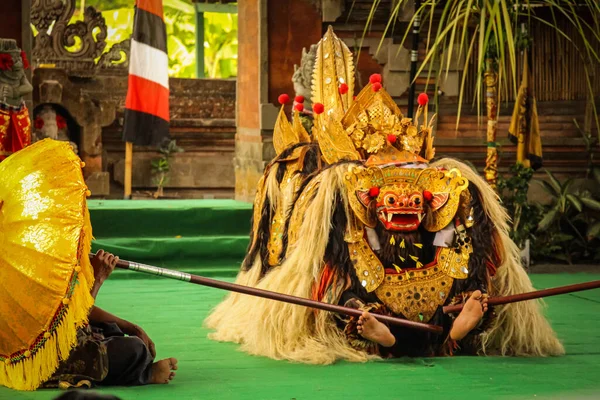 Balijski Tradycyjny Taniec Baronowy Tradycyjnych Przedstawieniach Tanecznych Barong Jest Przedstawiany — Zdjęcie stockowe